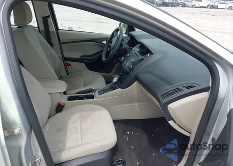 2017 Ford Focus Se z USA, uszkodzony, nr VIN 1FADP3F26HL251371